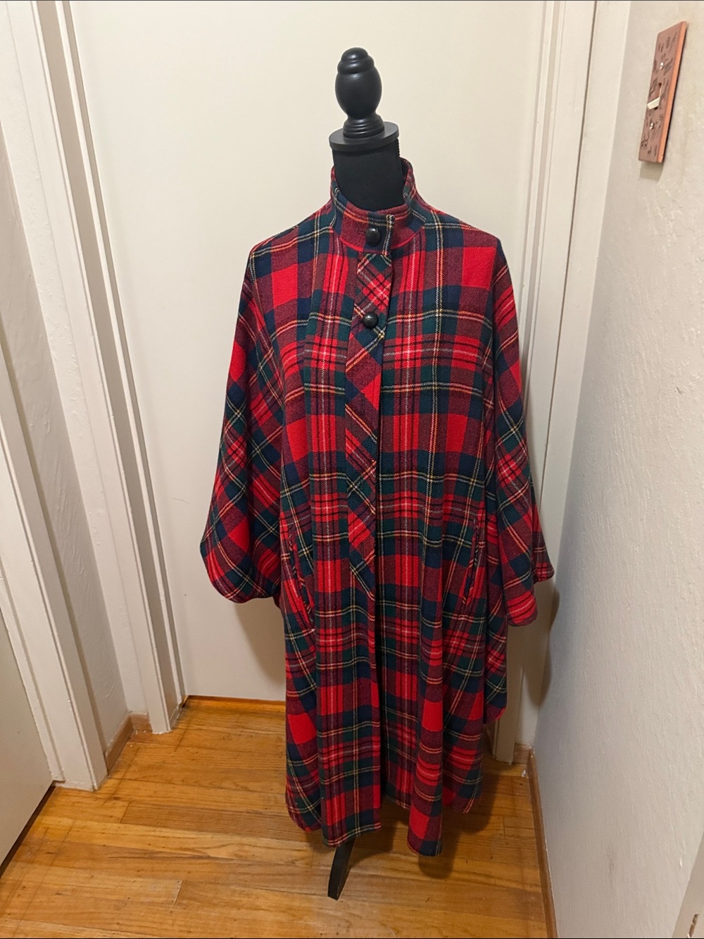 Pendleton Vintage Plaid Red & Green Wool Poncho Lightweight Women's Coat